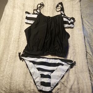 NWT Black & White Tankini with Open Sides